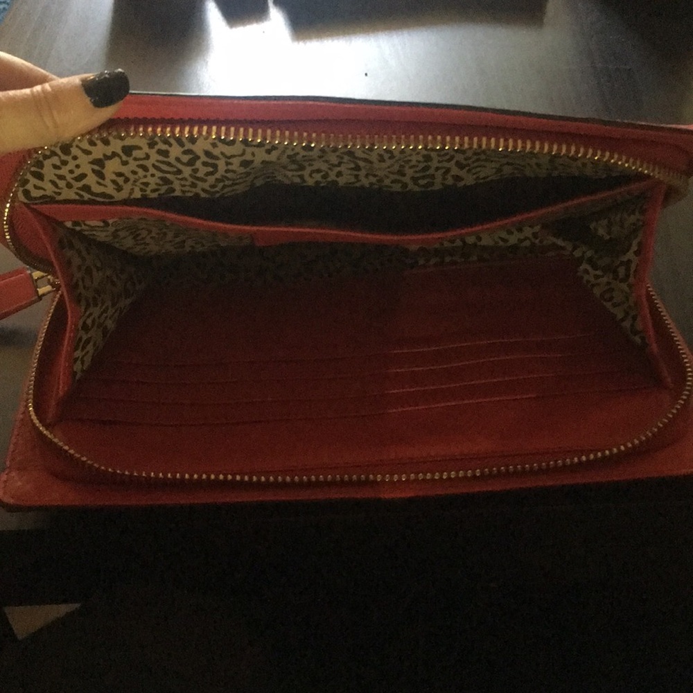Linea Pelle Leather Clutch - Picture 4 of 6